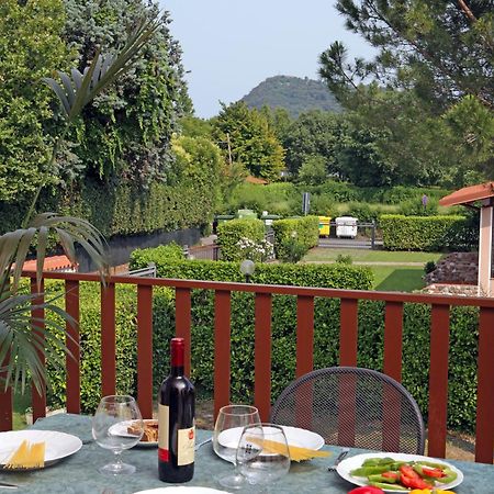 Camping Garden Tourist Manerba del Garda Pokoj fotografie